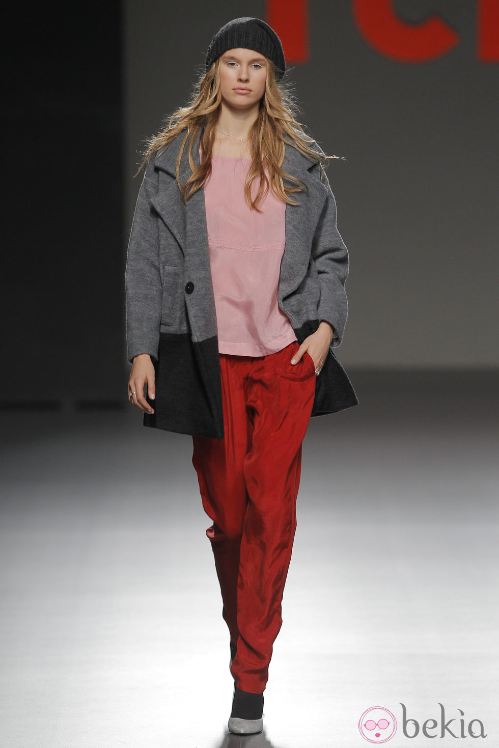 Pantalón rojo de la colección otoño/invierno 2013/2014 de TCN en Madrid Fashion Week