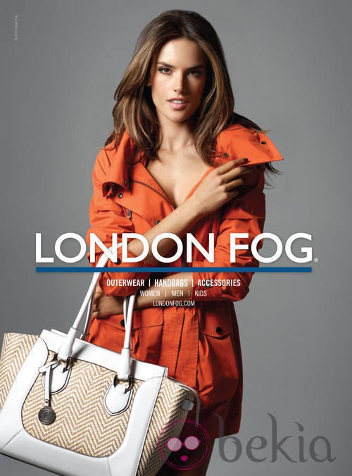 Alessandra Ambrosio posando como imagen de London Fog