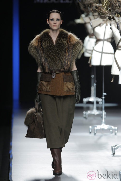 Chaleco de piel de la colección otoño/invierno 2013/2014 de Miguel Marinero en Madrid Fashion Week