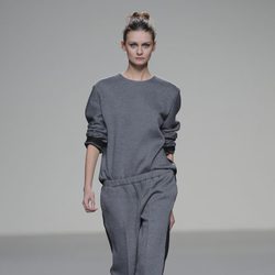 Mono gris de la colección otoño/invierno 2013/2014 de Manémané en Madrid Fashion Week