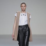 Pantalones de cuero de la colección otoño/invierno 2013/2014 de POL en Madrid Fashion Week