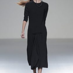 Vestido negro de la colección otoño/invierno 2013/2014 de POL en Madrid Fashion Week