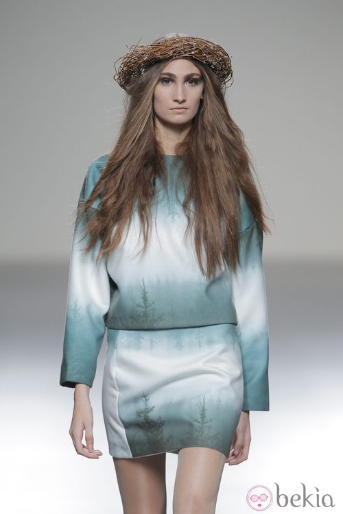 Vestido con degradado azul de la colección otoño/invierno 2013/2014 de HOWL by Maria Glück en El Ego de Madrid Fashion Week