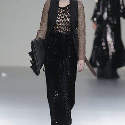 Falda negra larga de la colección otoño/invierno 2013/2014 de Pablo Erroz en El Ego de Madrid Fashion Week