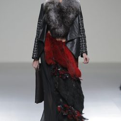 Vestido de pieles de la colección otoño/invierno 2013/2014 de Pablo Erroz en El Ego de Madrid Fashion Week