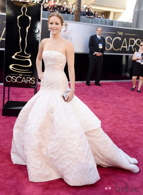 Jennifer Lawrence con un vestido de Dior en los Oscar 2013