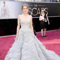 Amy Adams con un vestido de Oscar de la Renta en los Oscar 2013