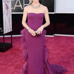Jennifer Garner con un vestido morado de Gucci en los Oscar 2013