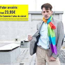 Fular arcoiris de la colección 'Ropa Comprometida' de Amnistía Internacional