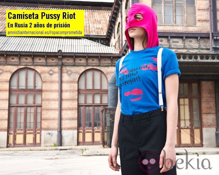 Camiseta Pussy Riot de la colección 'Ropa Comprometida' de Amnistía Internacional