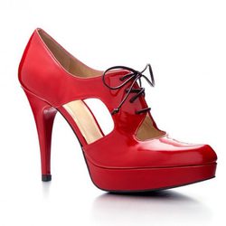 Zapatos de Stuart Weitzman diseñados por Scarlett Johansson