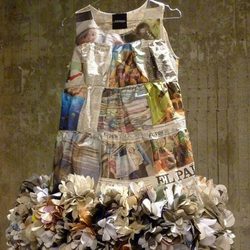 Vestido de papel de Aspesi con bajo floral
