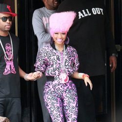 Nicki Minaj, embutida y ridícula de rosa