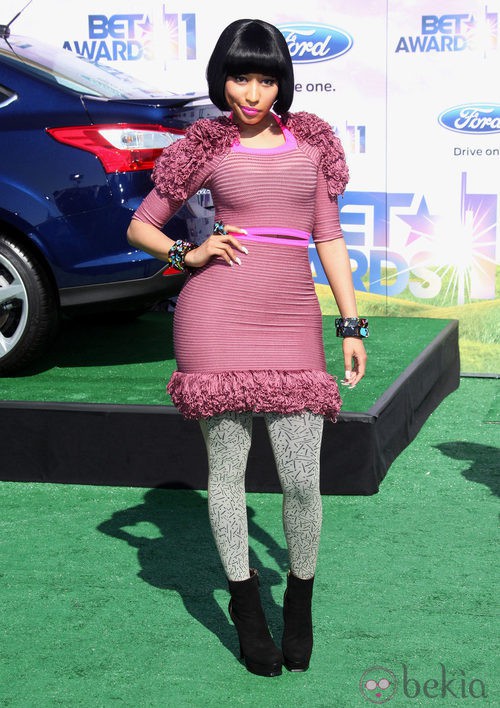 Nicki Minaj con ajustadísimo vestido rosa