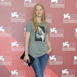 Svetlana Khodchenkova con camiseta de Marlon Brando en Venecia