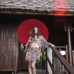Eleonora Carisi posando como imagen de la colección verano 2013 de Yamamay dedicada a Bali