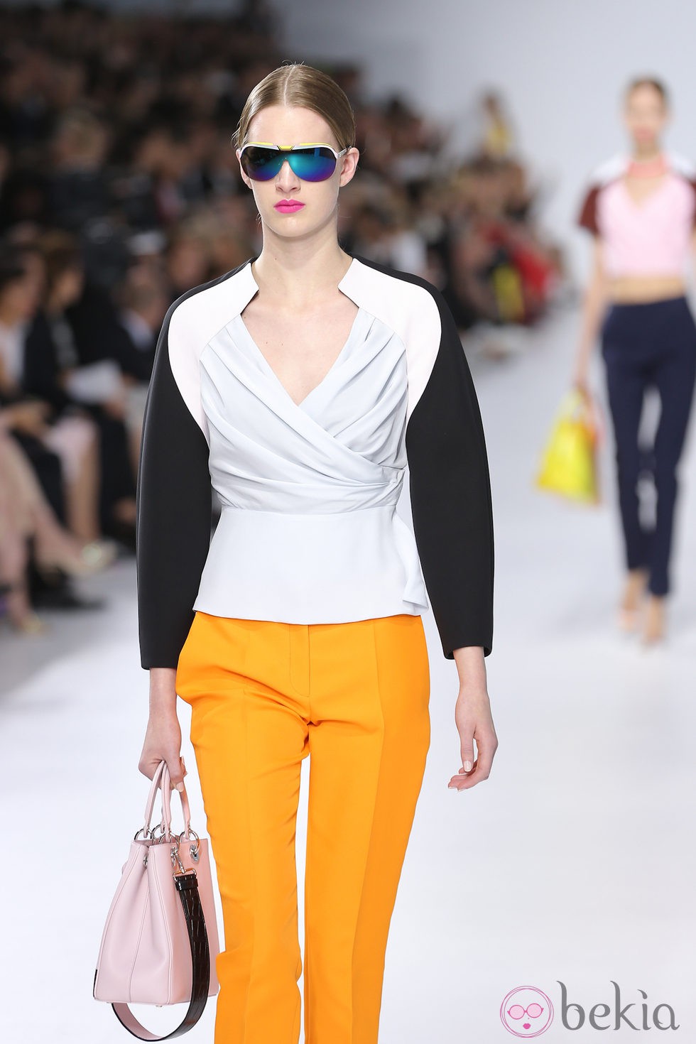 Pantalón naranja de la colección crucero 2014 de Dior