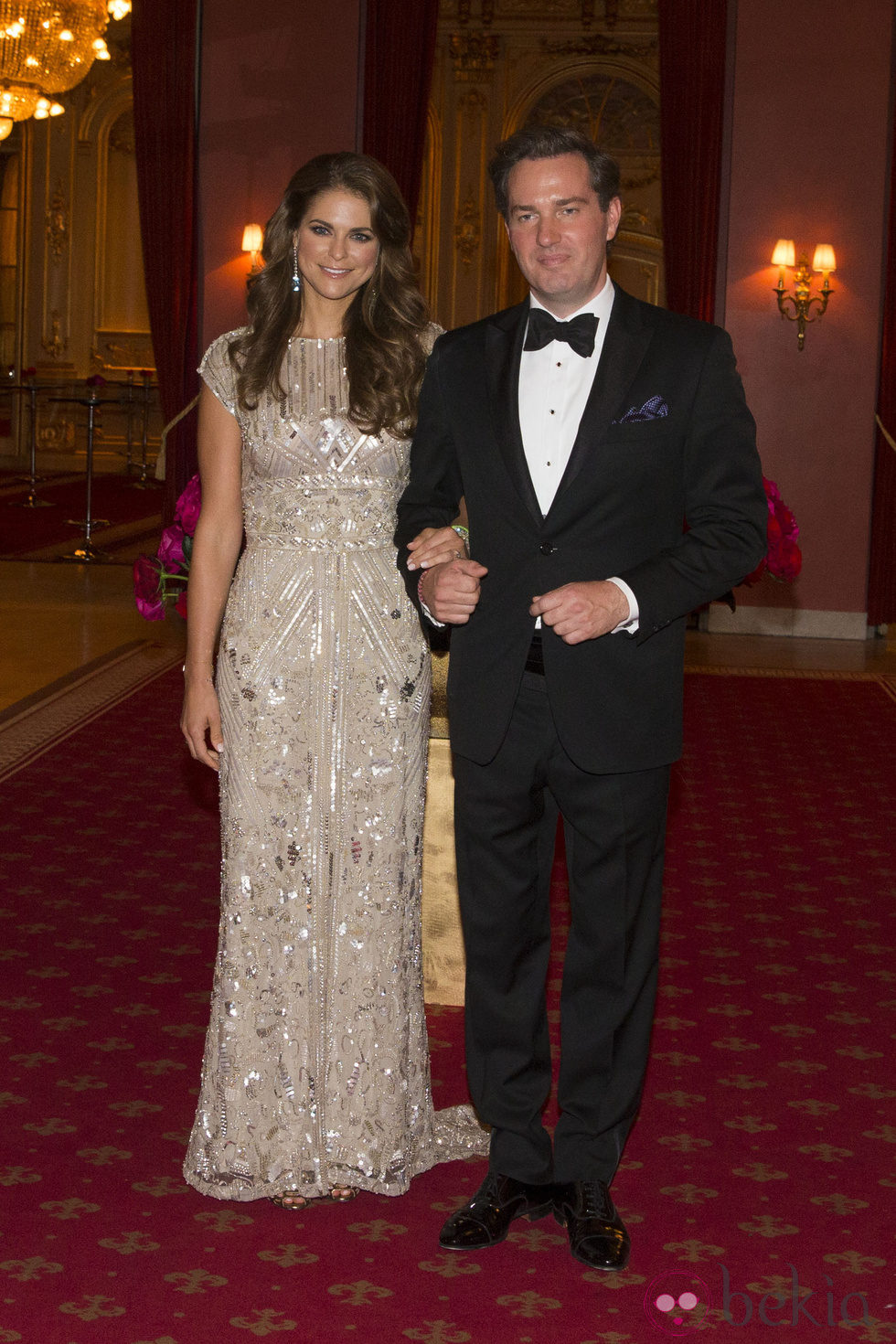 Chris O'Neill con un esmoquin negro en la cena de gala previa a su boda
