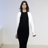 Vestido blanco y negro de la colección Resort 2014 de Calvin Klein