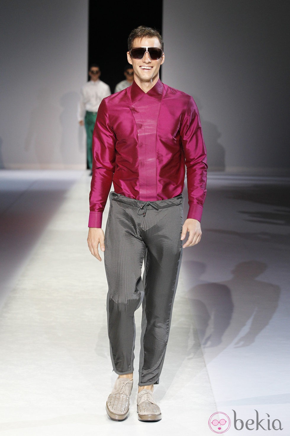 Camisa fucsia de la colección primavera/verano 2014 de Emporio Armani en la Semana de la Moda de Milán
