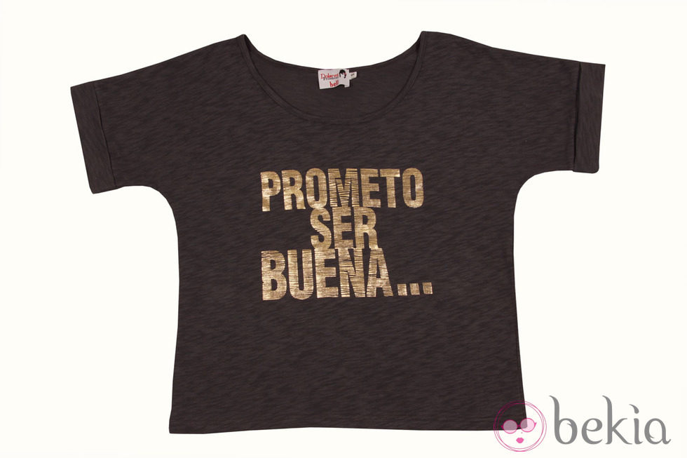 Camiseta 'Prometo ser buena' de Dolores Promesas