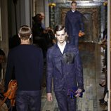 Chaqueta azul de la colección primavera/verano 2014 de Valentino en la Semana de la Moda de París