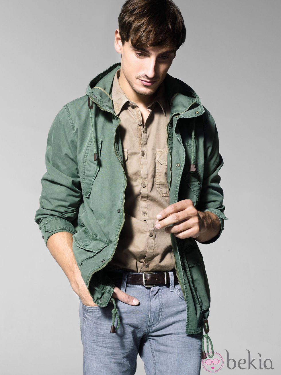 Camisa marrón de la colección masculina primavera/verano 2013 de Benetton