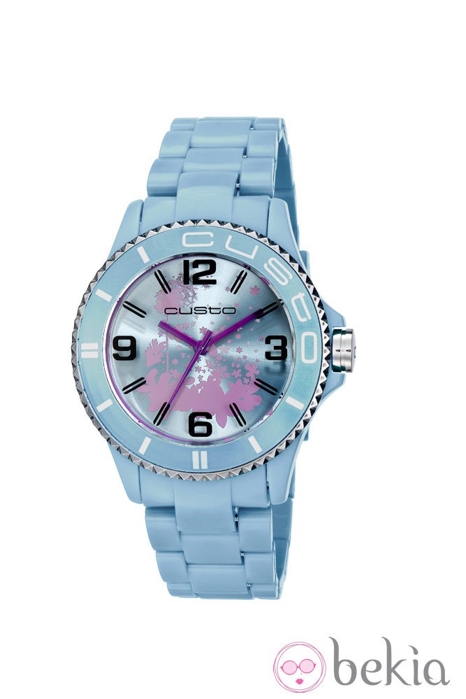 Reloj con correa azul cielo de la colección primavera/verano 2013 de Custo