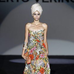 Vestido largo con estampado de la colección primavera/verano 2014 de Roberto Verino en Madrid Fashion Week