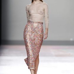 Falda de tubo de la colección primavera/verano 2014 de Duyos en Madrid Fashion Week