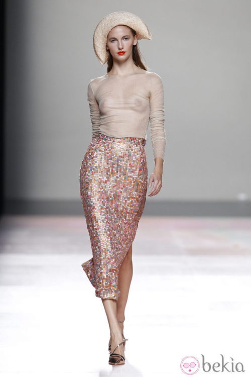 Falda de tubo de la colección primavera/verano 2014 de Duyos en Madrid Fashion Week