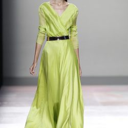 Vestido verde lima de la colección primavera/verano 2014 de Duyos en Madrid Fashion Week