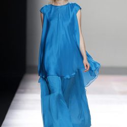Vestido azul klein de la colección primavera/verano 2014 de Duyos en Madrid Fashion Week
