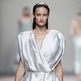 Vestido gris de la colección primavera/verano 2014 de Duyos en Madrid Fashion Week