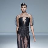 Vestido largo negro de la colección primavera/verano 2014 de Victorio & Lucchino en Madrid Fashion Week
