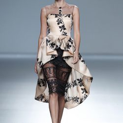 Vestido doble falda de la colección primavera/verano 2014 de Victorio & Lucchino en Madrid Fashion Week