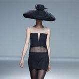 Vestido de corte tubo de la colección primavera/verano 2014 de Victorio & Lucchino en Madrid Fashion Week