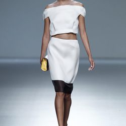 Falda de tubo de la colección primavera/verano 2014 de Victorio&Lucchino en Madrid Fashion Week