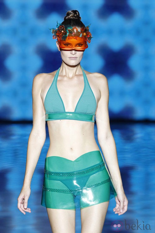 Bikini y pareo de la colección primavera/verano 2014 de Andrés Sardá en Madrid Fashion Week