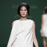 Vestido blanco de la colección primavera/verano 2014 de Devota&Lomba en Madrid Fashion Week