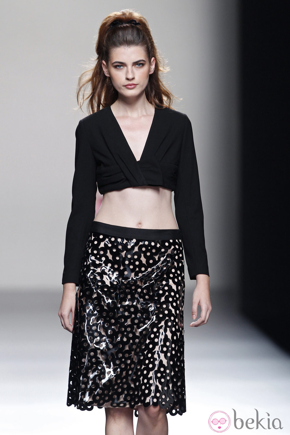 Falda de tejido plástico de la colección primavera/verano 2014 de Miguel Palacio en Madrid Fashion Week