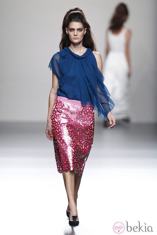 Falda troquelada de la colección primavera/verano 2014 de Miguel Palacio en Madrid Fashion