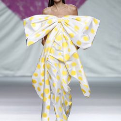 Vestido con maxilazo de la colección primavera/verano 2014 de Ágatha Ruiz de la Prada en Madrid Fashion Week