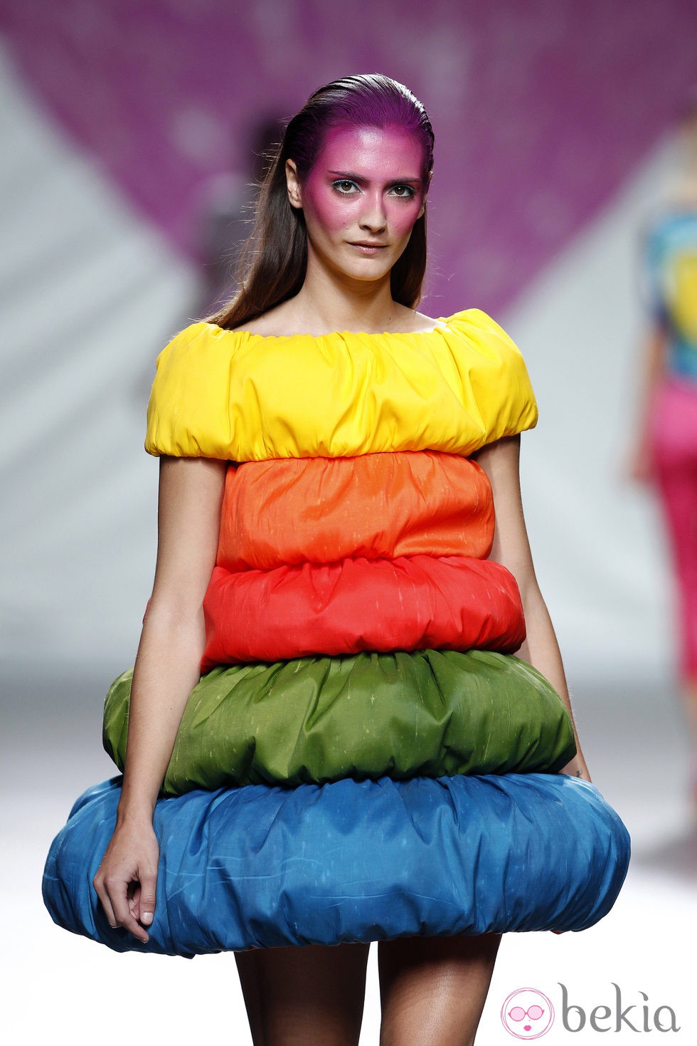 Vestido varios niveles de la colección primavera/verano 2014 de Ágatha Ruiz de la Prada en Madrid Fashion Week