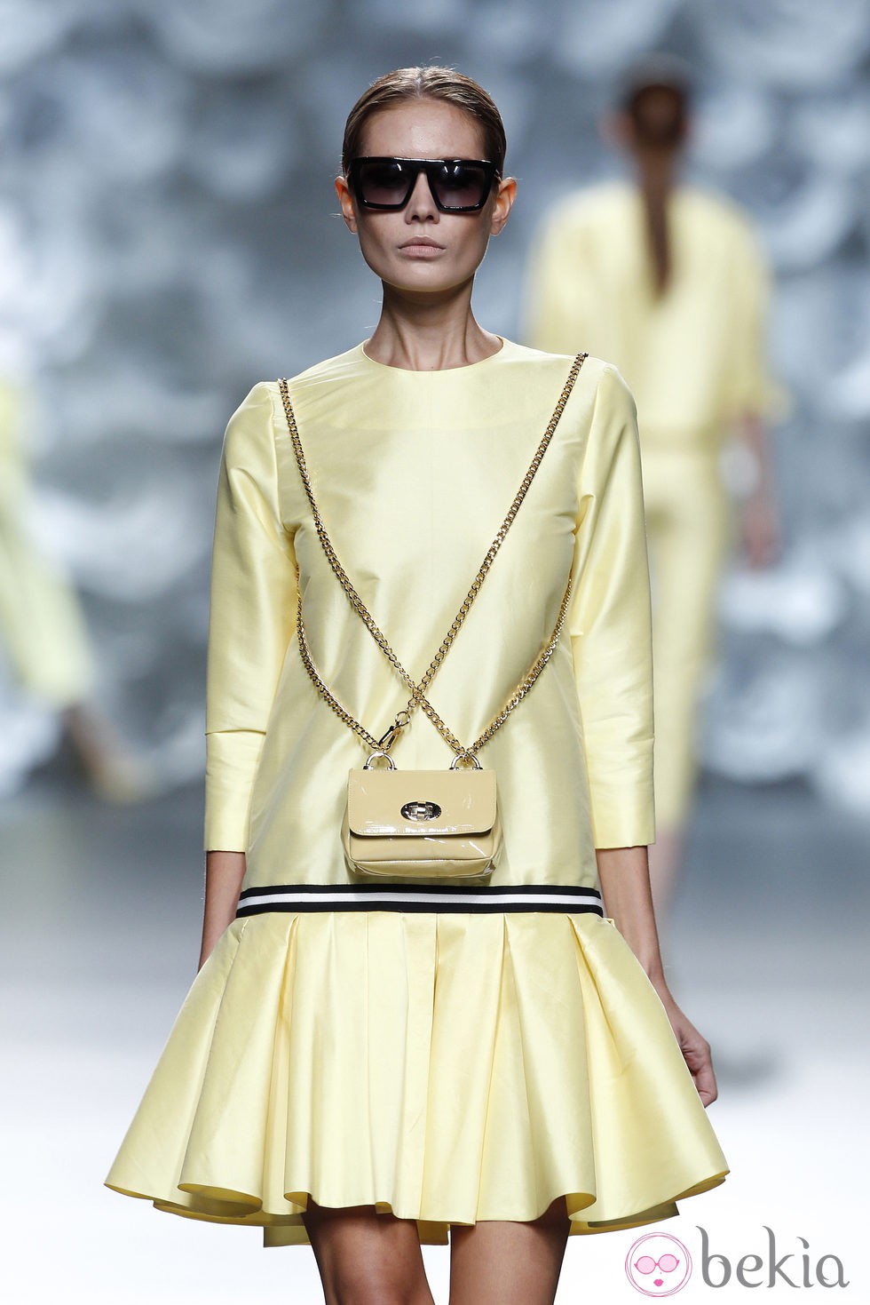 Vestido amarillo de la colección primavera/verano 2014 de Juana Martín en Madrid Fashion Week