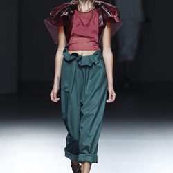 Pantalón verde de la colección primavera/verano 2014 de María Barros en Madrid Fashion Week