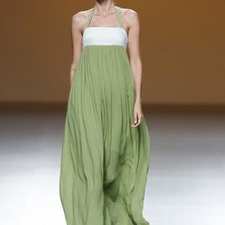 Vestido vaporoso verde de la colección primavera/verano 2014 de Sara Coleman en Madrid Fashion Week