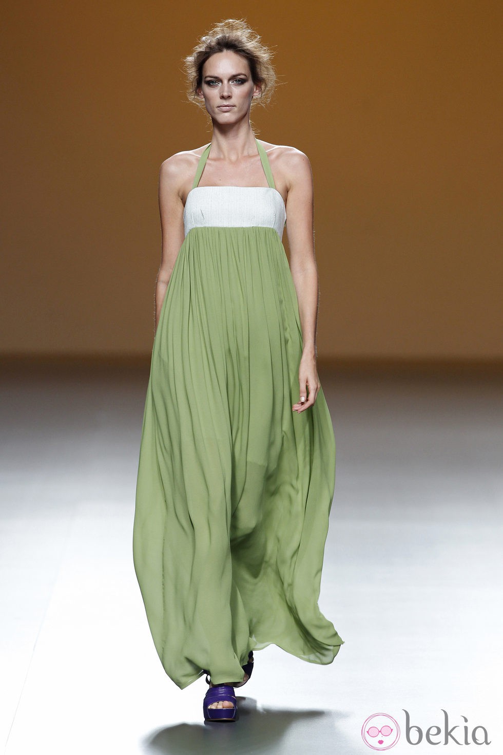 Vestido vaporoso verde de la colección primavera/verano 2014 de Sara Coleman en Madrid Fashion Week