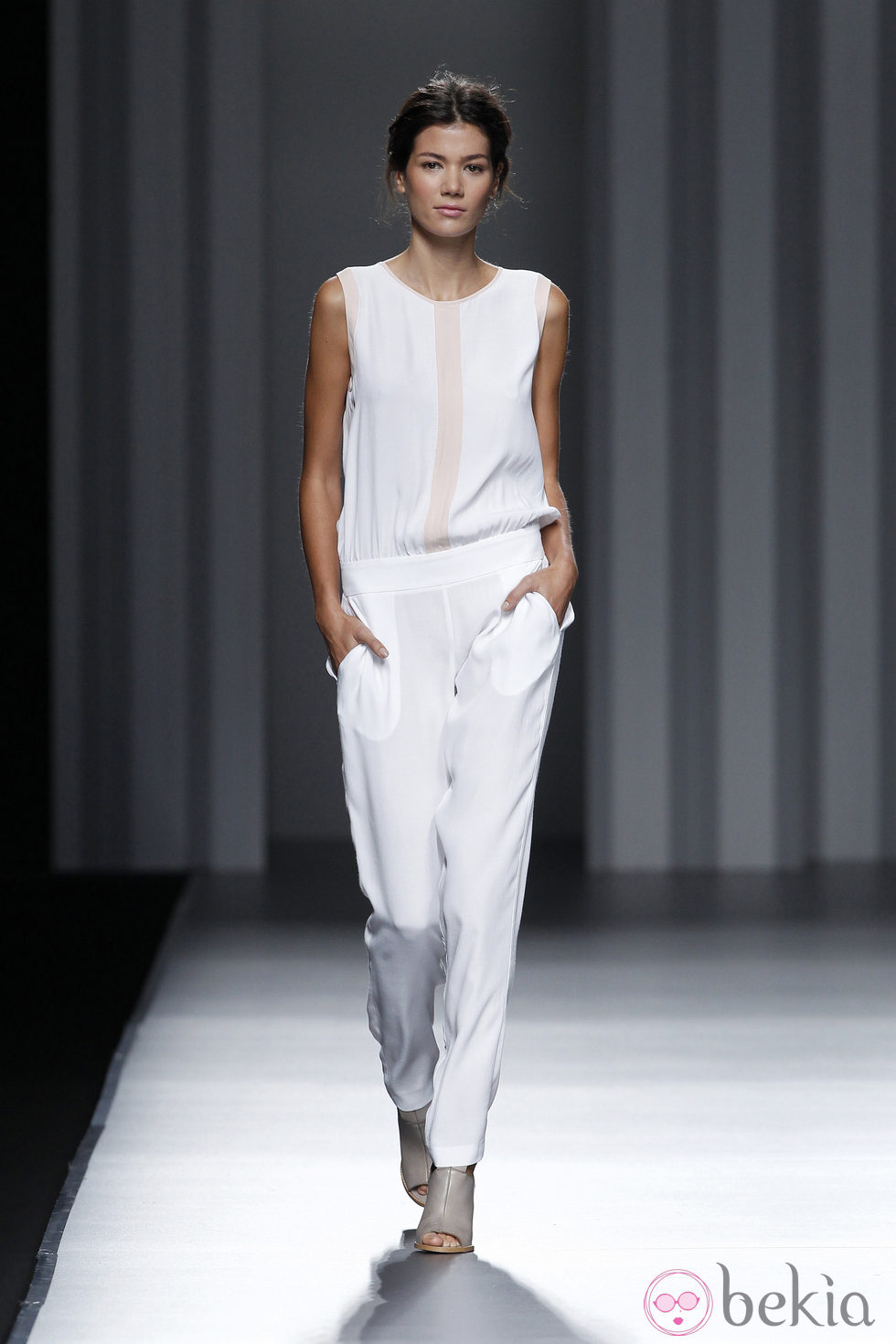 Jumpsuit blanco de la colección primavera/verano 2014 de Sita Murt en Madrid Fashion Week