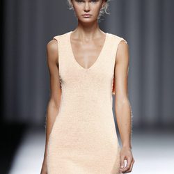 Vestido de punto de la colección primavera/verano 2014 de Sita Murt en Madrid Fashion Week